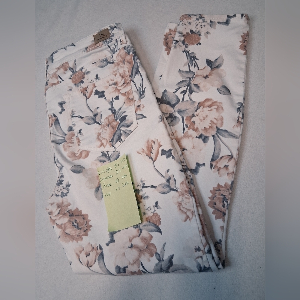 Jordache Floral Ankle Highrise Cropped Pants - Cream & Blush
